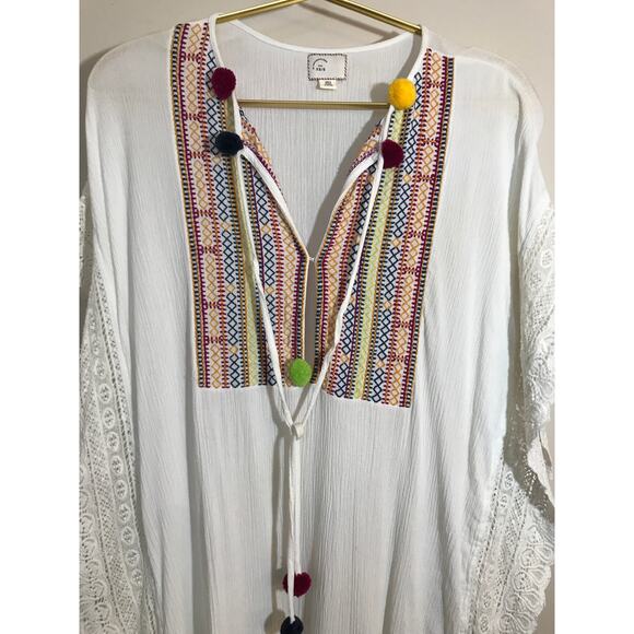Postmark Anthropologie Bilson Embroidered Caftan XS White Pom Pom - Picture 7 of 11